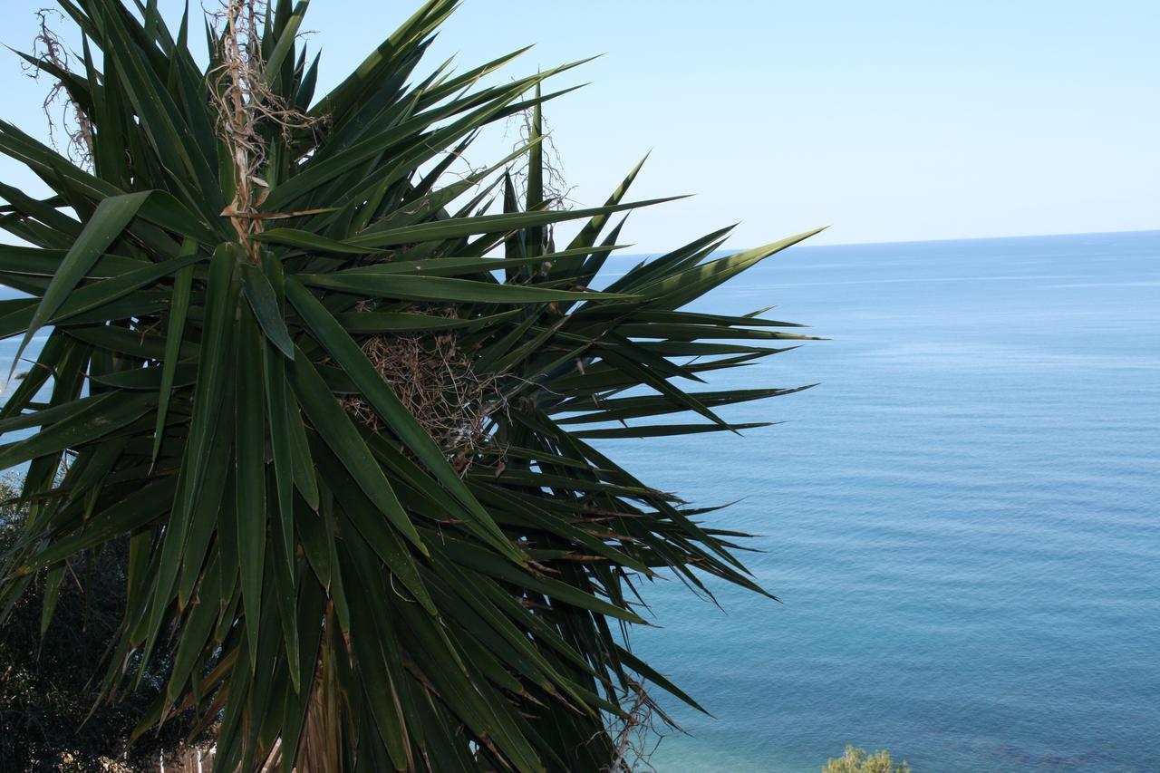 Camere & Case Vacanze Lo Scoglio Castel di Tusa Exterior photo